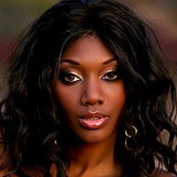 Nyomi Banxxx