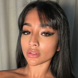 Yasmina Khan