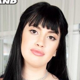 Dina Sahari