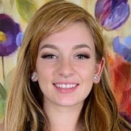 Lila Lavay