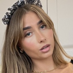 Lily Phillips