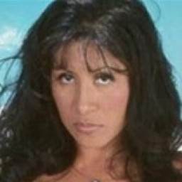 Claudia DeCorazon
