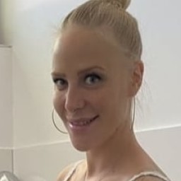 Lara CumKitten