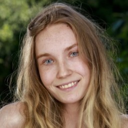 Claire Roos