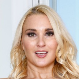 Julia Robbie