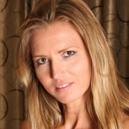 Alina Long