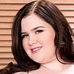Holly Jayde