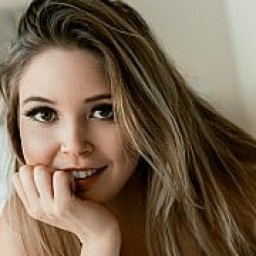 Robyn Lee